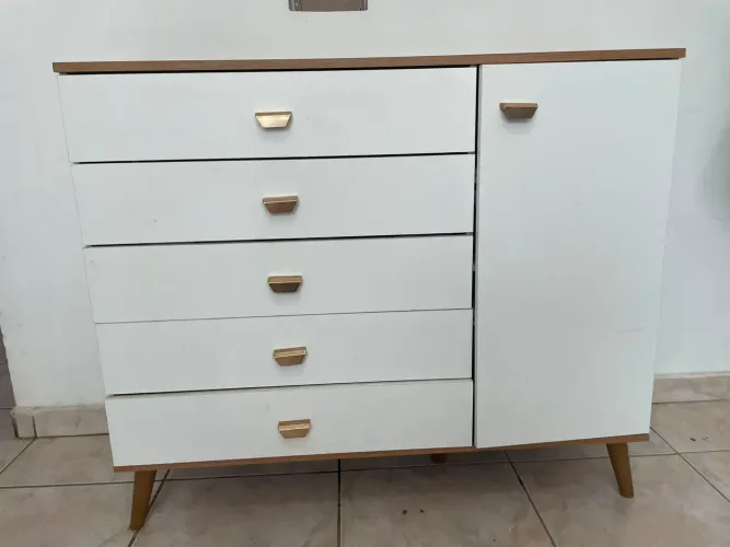 Vendo cômoda 5 gavetas 300,00