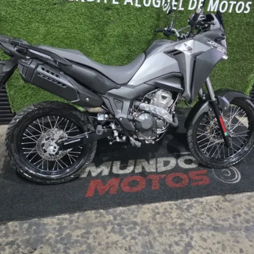Sahara 300 2025 com apenas 10.000 km