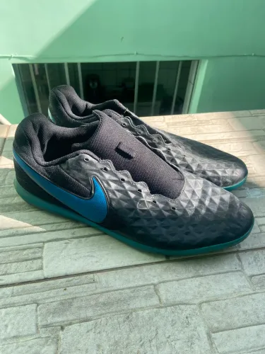 Chuteira Nike tiempo