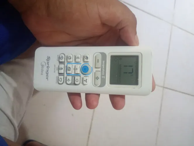 Ar condicionado 12 mil BTUs marca Springer midea