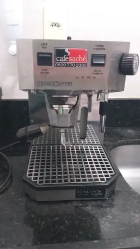 Máquina de Café Expresso Semi-Profissional - Sachê padrão E.S.E.