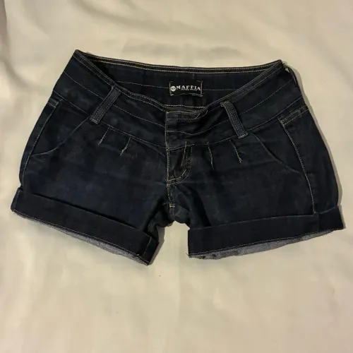 Short cintura baixa anos 2000 reservado