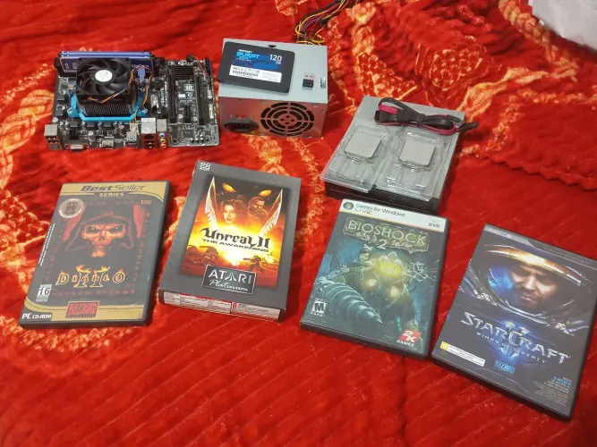 Computador sem gabinete e jogos