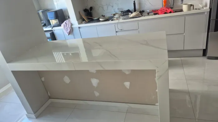 Lavatório Lavabo esculpido em porcelanato polido. ?