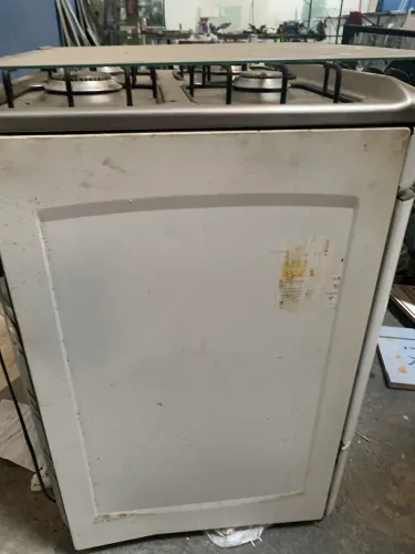 Vende-se fogão de 4 bocas