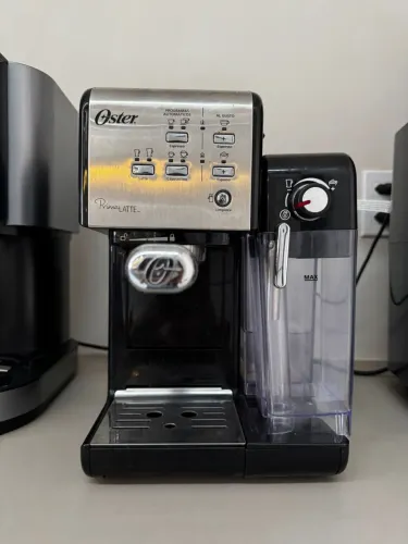 cafeteira oster prima latte preta