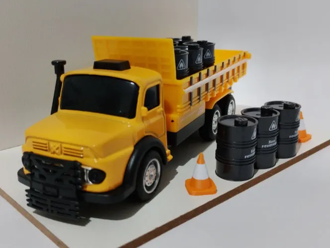 Miniatura Caminhão carroceria com 10 Tambores