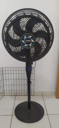 Ventilador Arno Xtreme Force Breeze com defeito, para conserto ou retirada de peças.