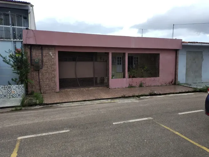 Casa Cidade Nova 5 - 200 m² com 3/4 sendo 2 suítes e 2 vgs - Ananindeua - PA