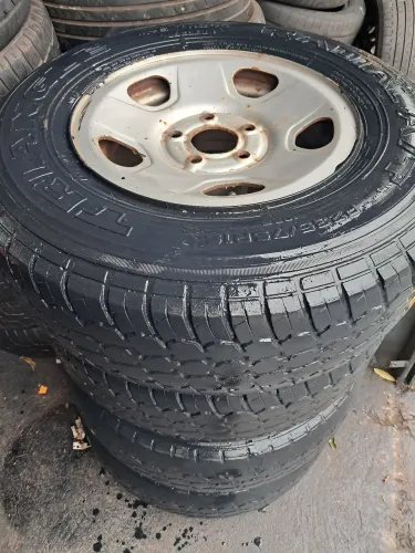 Pneu 15 de camionete só 180 cada