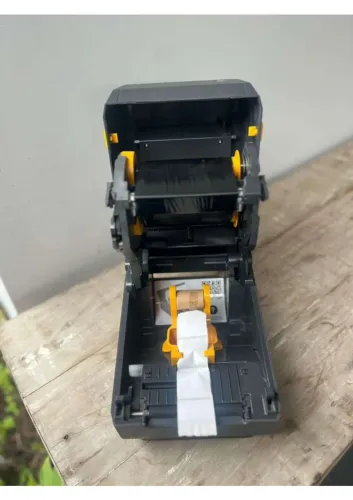 Impressora de Etiquetas Zebra ZD220 TT - Pouco Uso - Funcionando