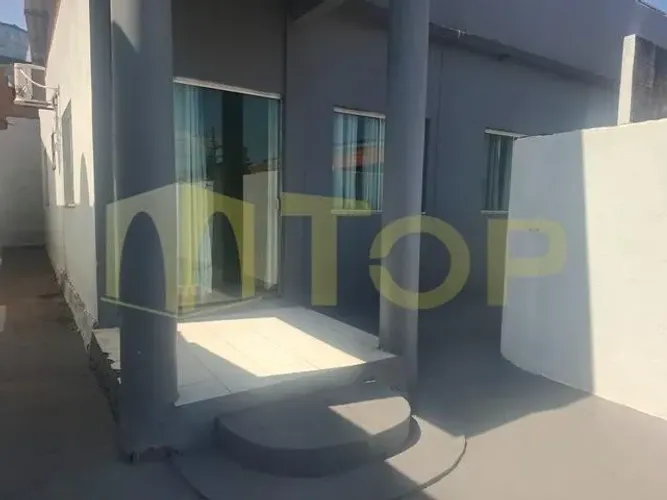 CASA - COM PLACA SOLAR- NO CENTRO DA CIDADE NOVA