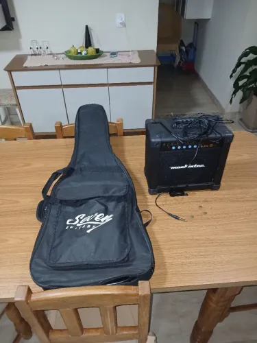Guitarra Elétrica Seminova + Amplificador Mackinter Maxx15 + Acessórios + Apostila