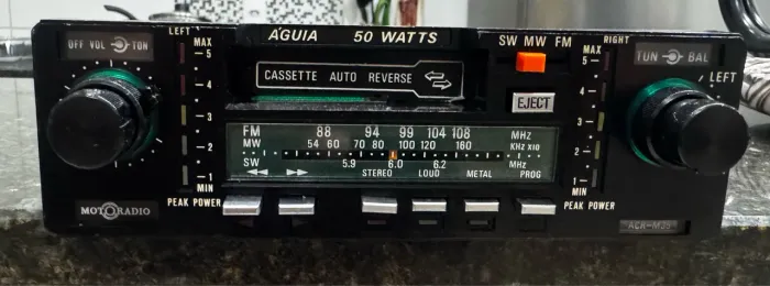 Rádio toca fitas águia 