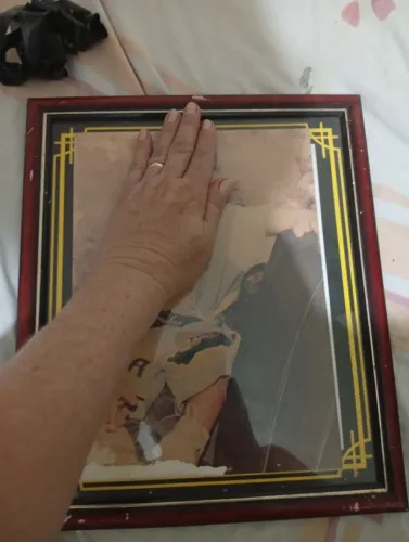 Vendo 3 moldura pra fotos tamanho 33 largura por 27 altura