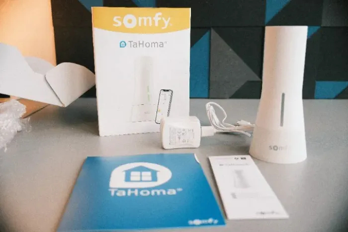 Hub Somfy TaHoma RTS Wi-Fi - Automação para Persianas e Cortinas (Alexa/Google)