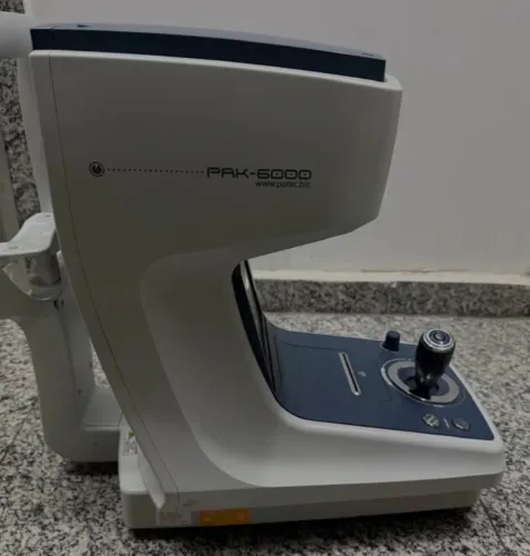 Auto refrator oftalmológico 