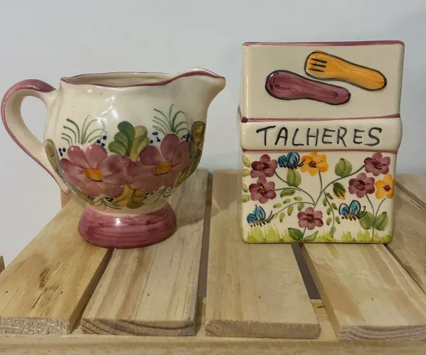 Peças de porcelana lindas