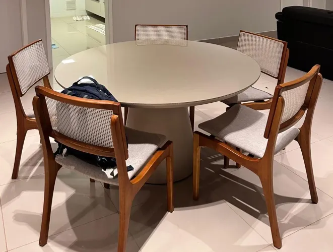 VENDO SOMENTE MESA DE JANTAR