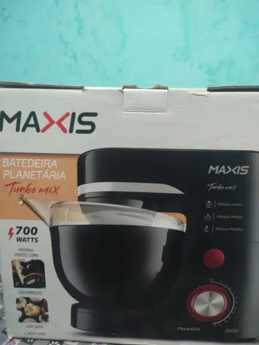 Batedeira planetária turbo mix 700 watts 12 velocidade na caixa semi nova