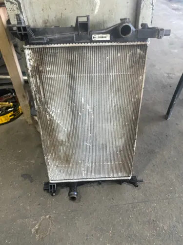 VENDO RADIADOR DO JEEP RENEG/ FIAT TORO 2016 até 2020