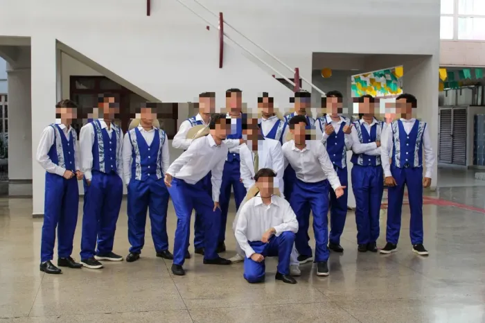 Conjunto de Coletes e Calças para festa junina