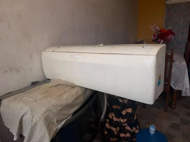 Vendo Ar condicionado ótimo para seu negócio ou caso tenha casa grande ele é excelente