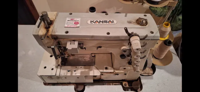 Máquina costura industrial Kansai