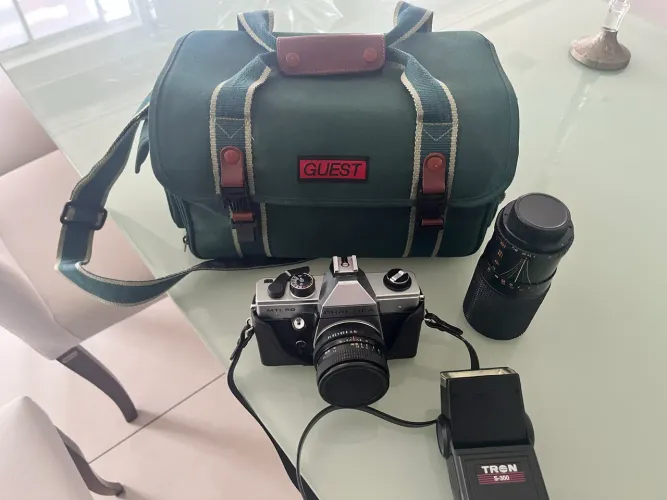 Máquina Fotográfica PRAKTICA com Bolsa, Flash e Lente extra.