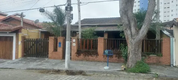 Oportunidade na Reserva do Bq, confortável, repleta de armários, quintal, churrasqueira e