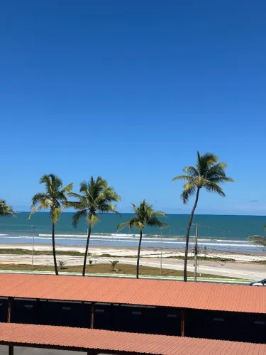 Apto de frente para o Mar amplo, iluminado e Ventilado.