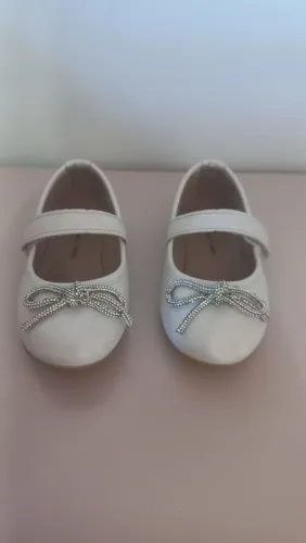 Sapatilha veniz infantil