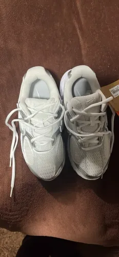 Tenis Nike Initiator Feminino Branco e Prata