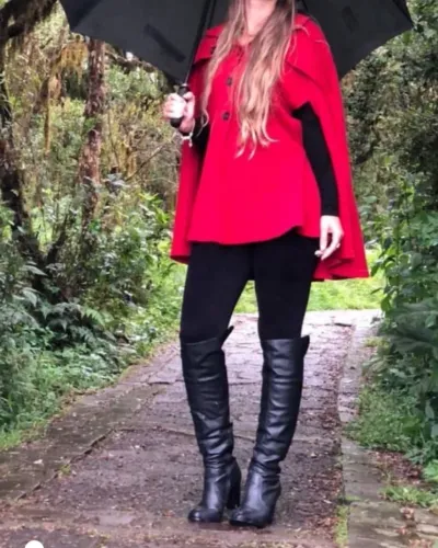 poncho vermelho