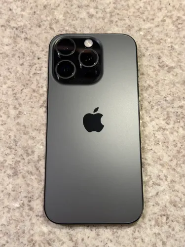 iPhone 16 pro 128gb em excelente condição  + capinha MagSafe + cabo original 