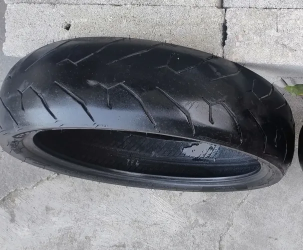 Pneu Traseiro Original FZ15 Pirelli Diablo Rosso II (140/60-17) - Meia Vida
