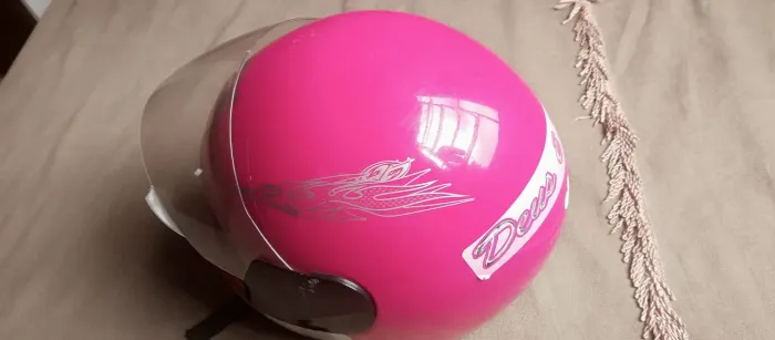 Capacete femenino