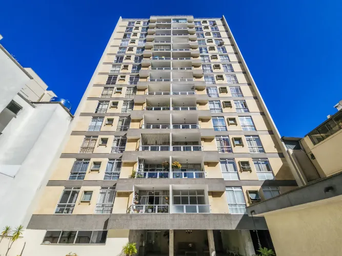 3 quartos com suíte, em rua plana no centro para venda