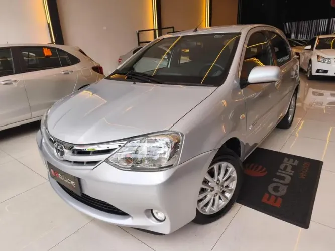 Toyota Etios XLS 1.5 Flex 16V 5P Mec. 2013