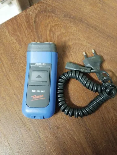 Barbeador elétrico Philips Tracker - novinho.