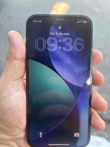 iPhone 12 64gb todo original pequeno trincado na tela, não interfere em nada
