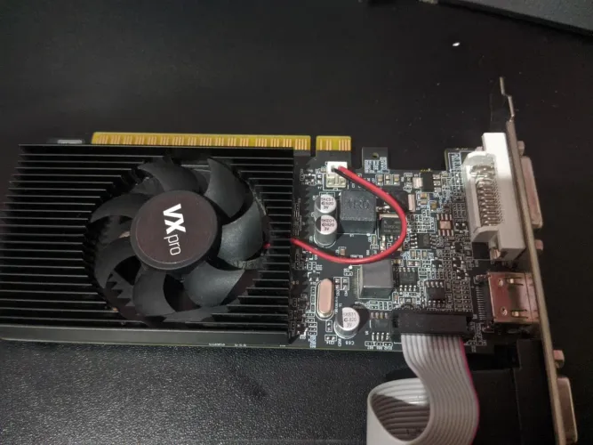 Placa de Vídeo Nvidia GT 610 2GB DDR3 - Funcionando 100%