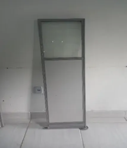 01 divisória 0,40 X 1,60 de altura