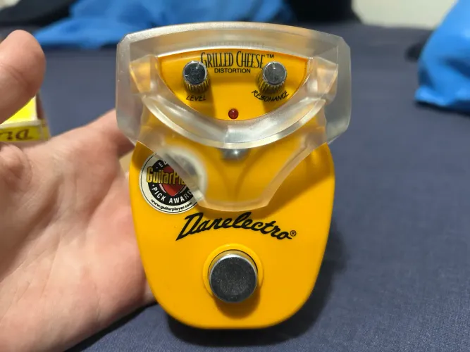Pedal de guitarra Danelectro distorção Grilled cheese