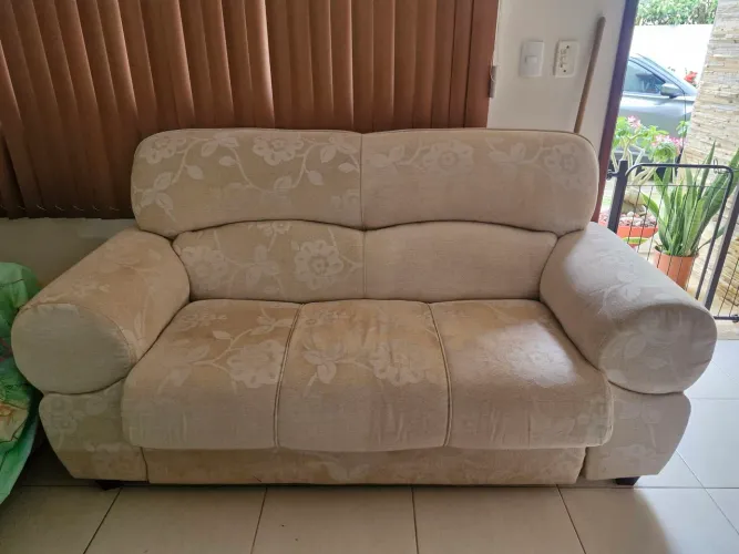 Vendo sofá de 3 lugares