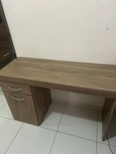 Vende se escrivaninha