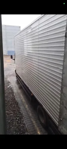 Baú de caminhão ou depósito
