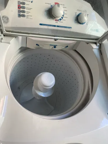Máquina de lavar usada