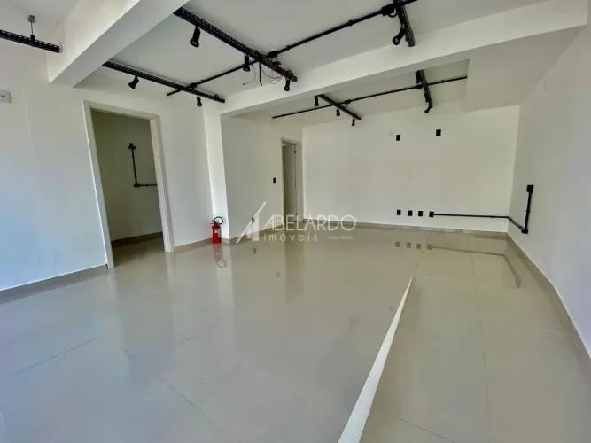 Excelente sala comercial em ótima localização no bairro Itoupava Norte