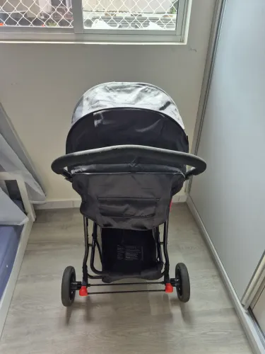 Carrinho de Passeio Voyage 15kg